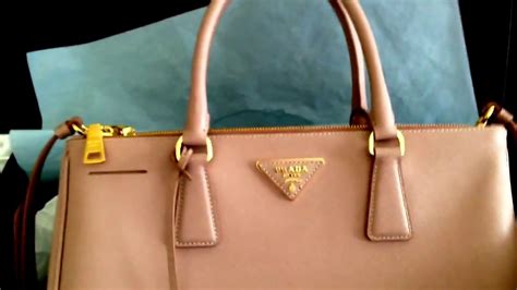 prada saffiano fake vs real